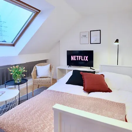 Beech Apartment: Maisonette + Free Parking + Netflix Essen Exterior photo