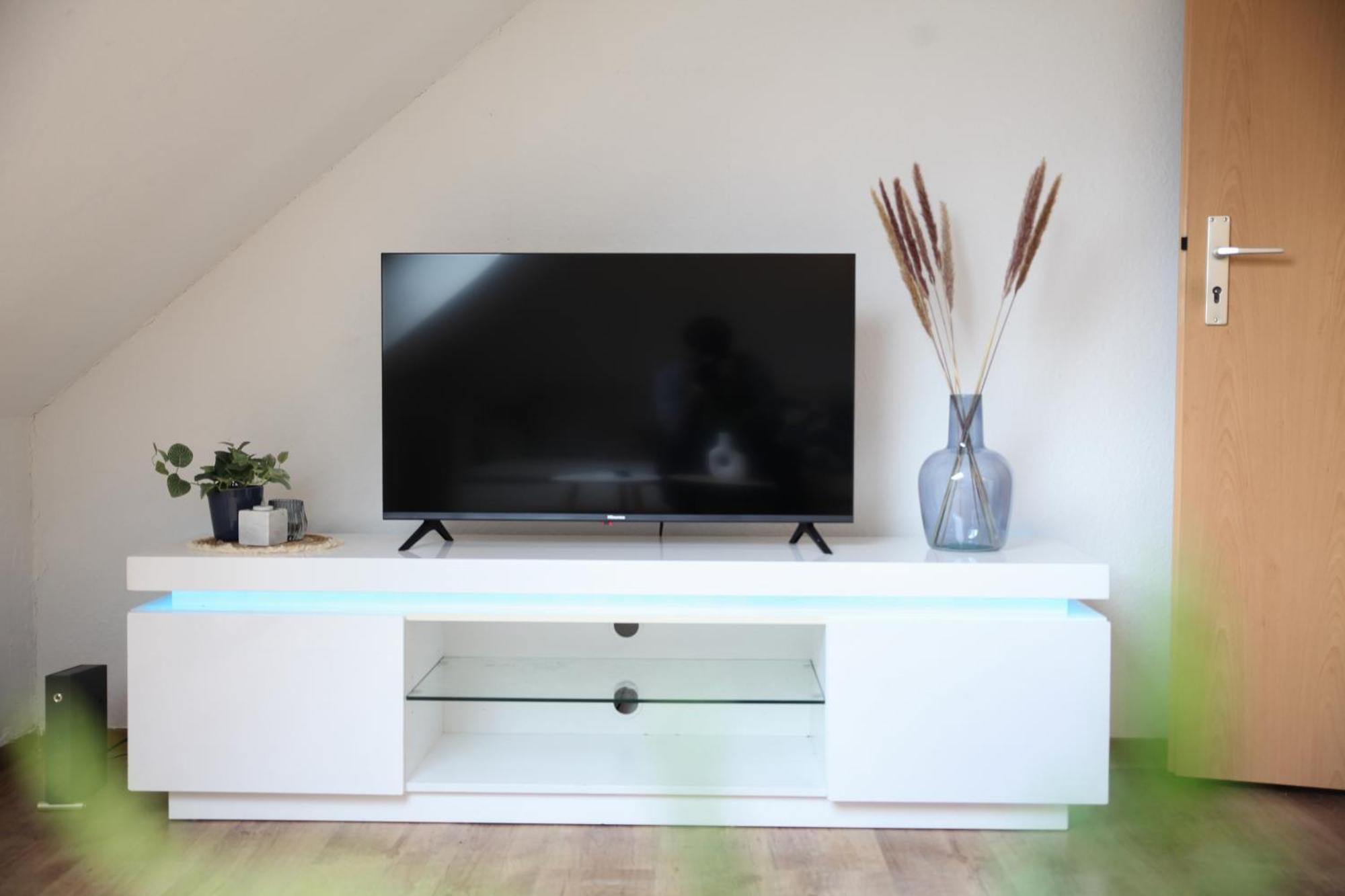 Beech Apartment: Maisonette + Free Parking + Netflix Apartment